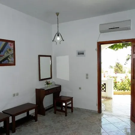 Mihalis Studios Lakki  Room photo
