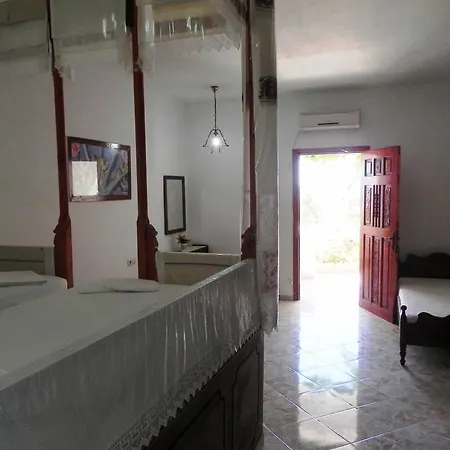 Mihalis Studios Lakki  Room photo
